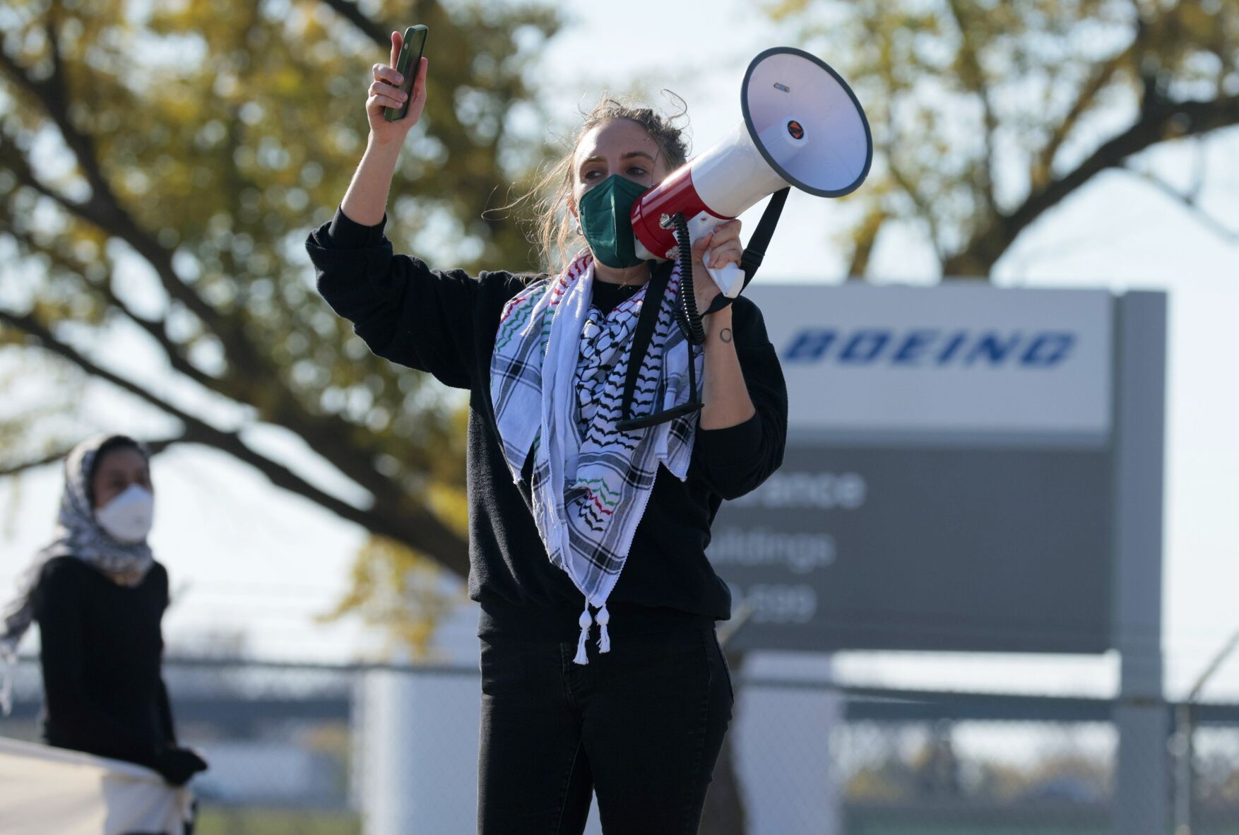 Pro-Palestinian group protests Boeing